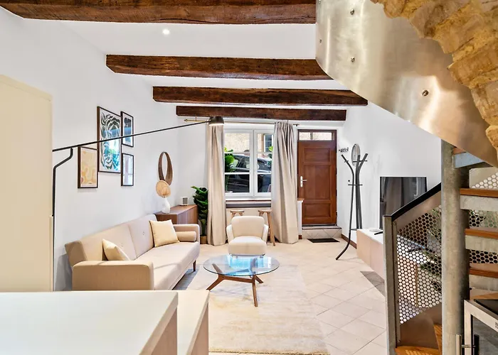 Cozy Apt With Smart Tv, Elevator & Equipped Kitchen